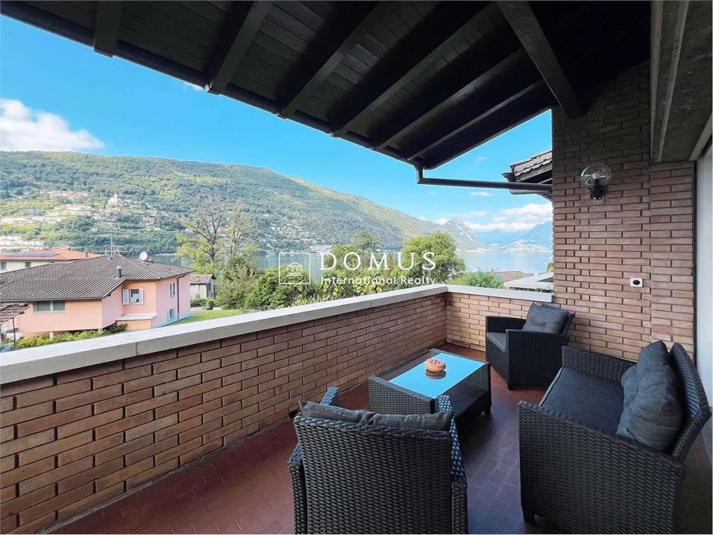 Villa bifamiliaire avec vue sur le lac - Photo 1 sur 13