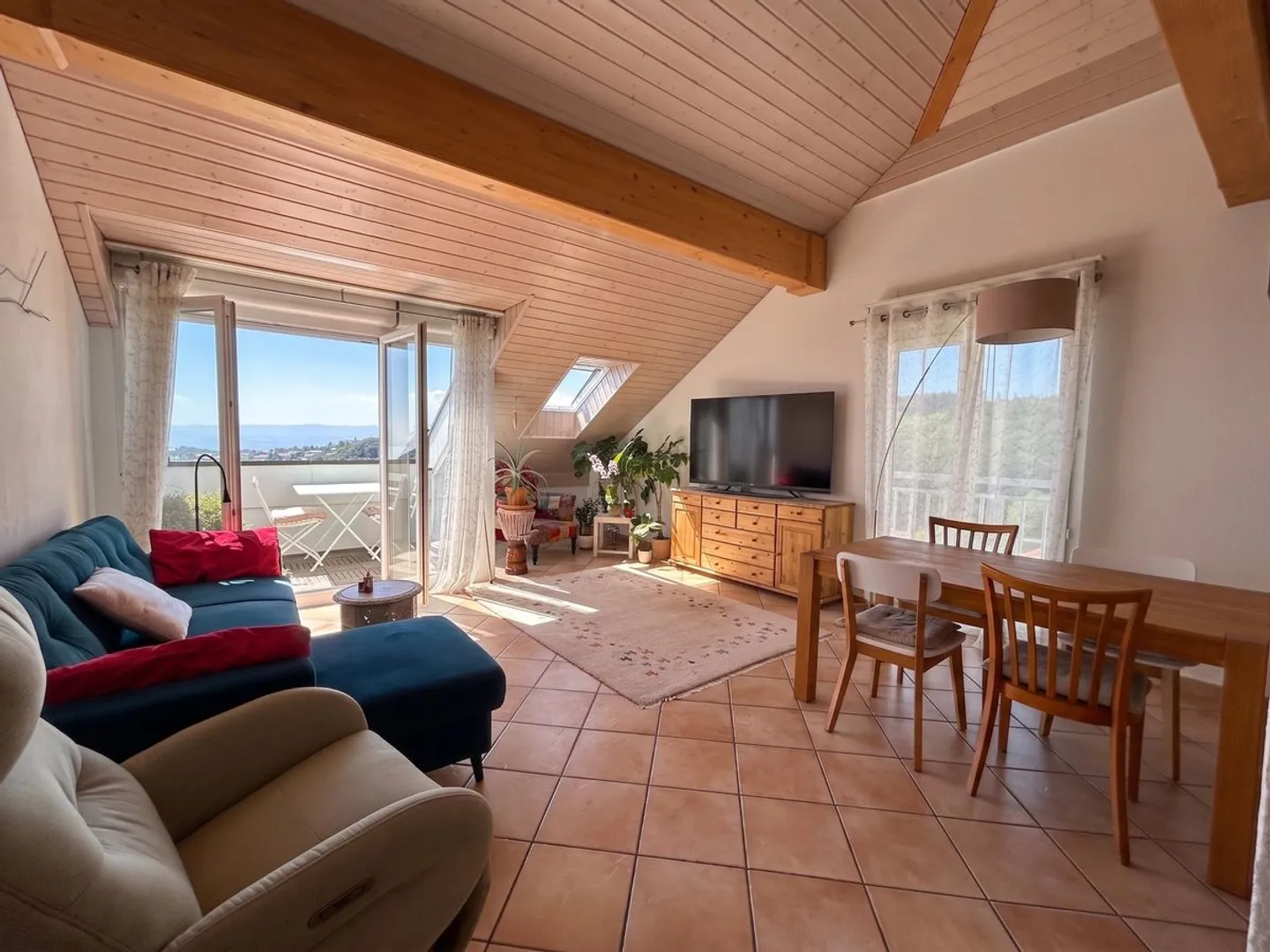 Spacious Apartment with Lake View - Photo 1 of 13
