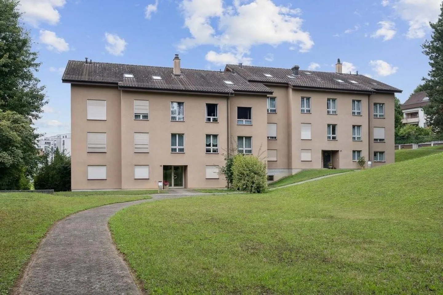 Appartamento duplex di 4,5 stanze con bel giardino - Foto 1 di 11