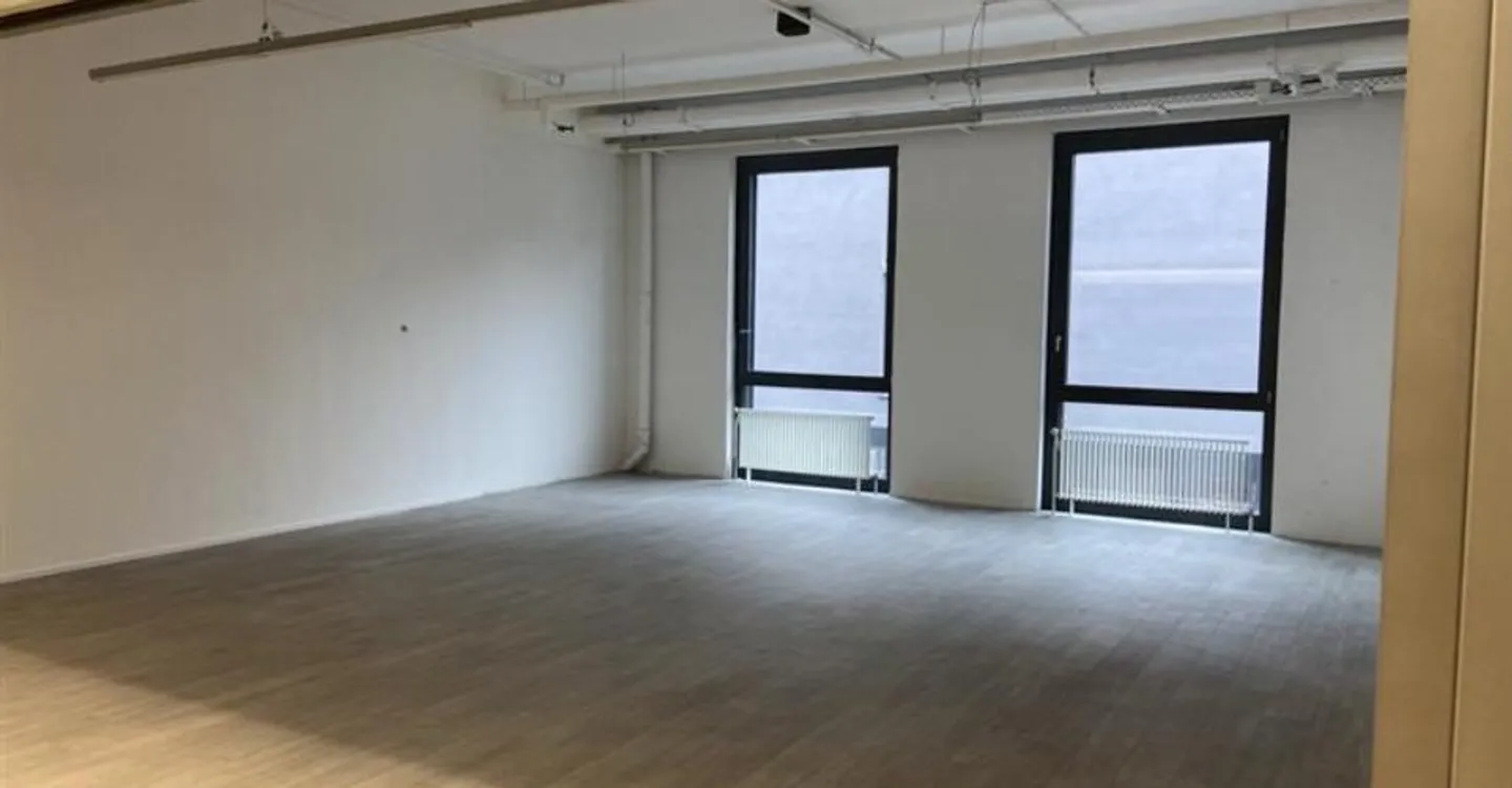 Cormanon Zentrum, Helle Fläche von 58 m2 im Erdgeschoss - Foto 3 von 4