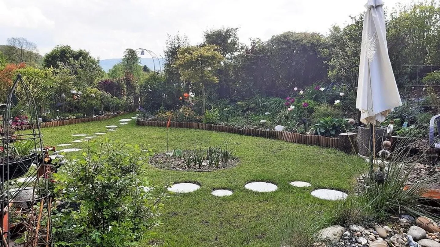 Appartamento duplex di 4,5 stanze con bel giardino - Foto 10 di 11