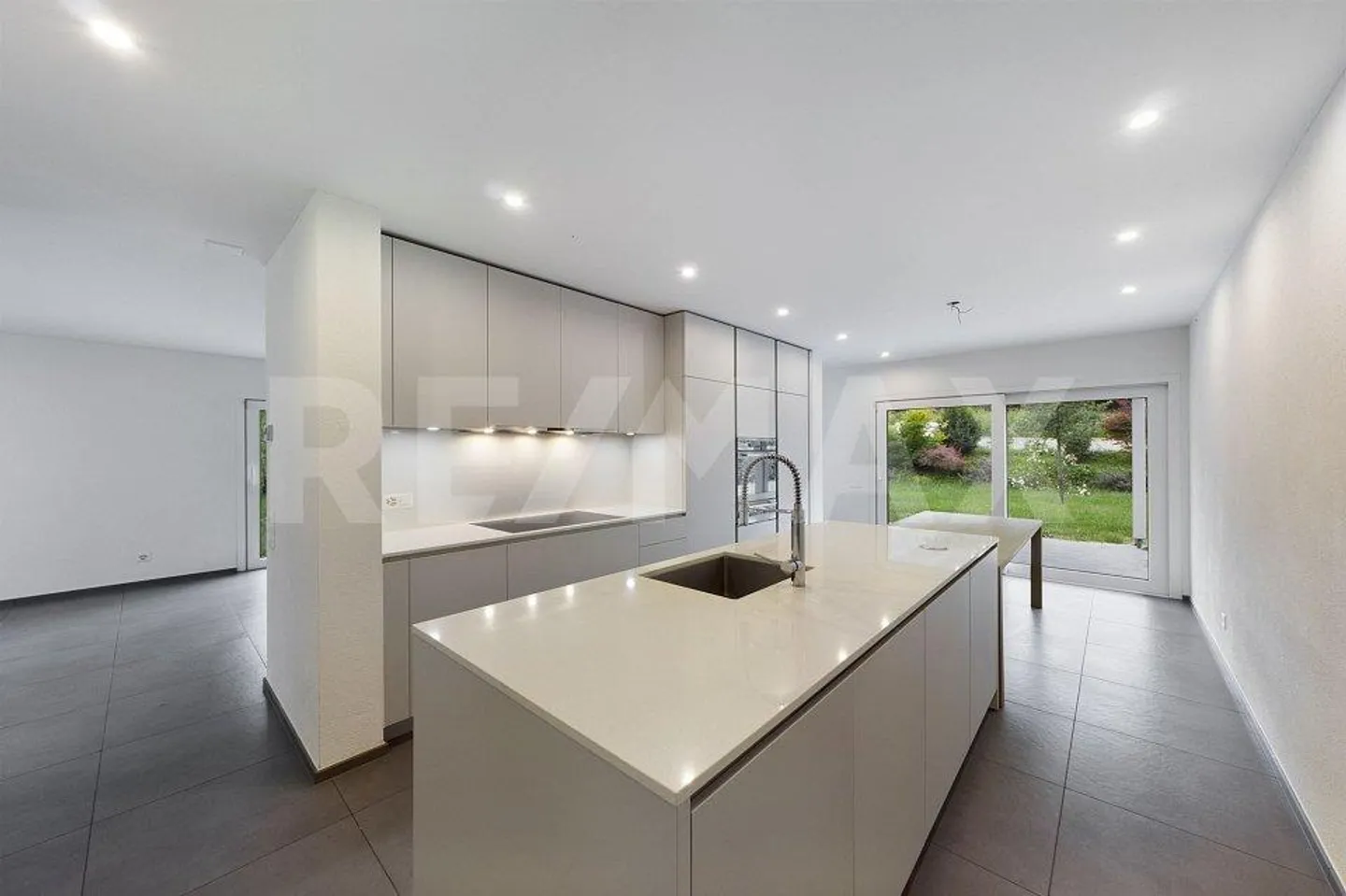 Villa moderne avec grand jardin également comme résidence secondaire - Photo 9 sur 13