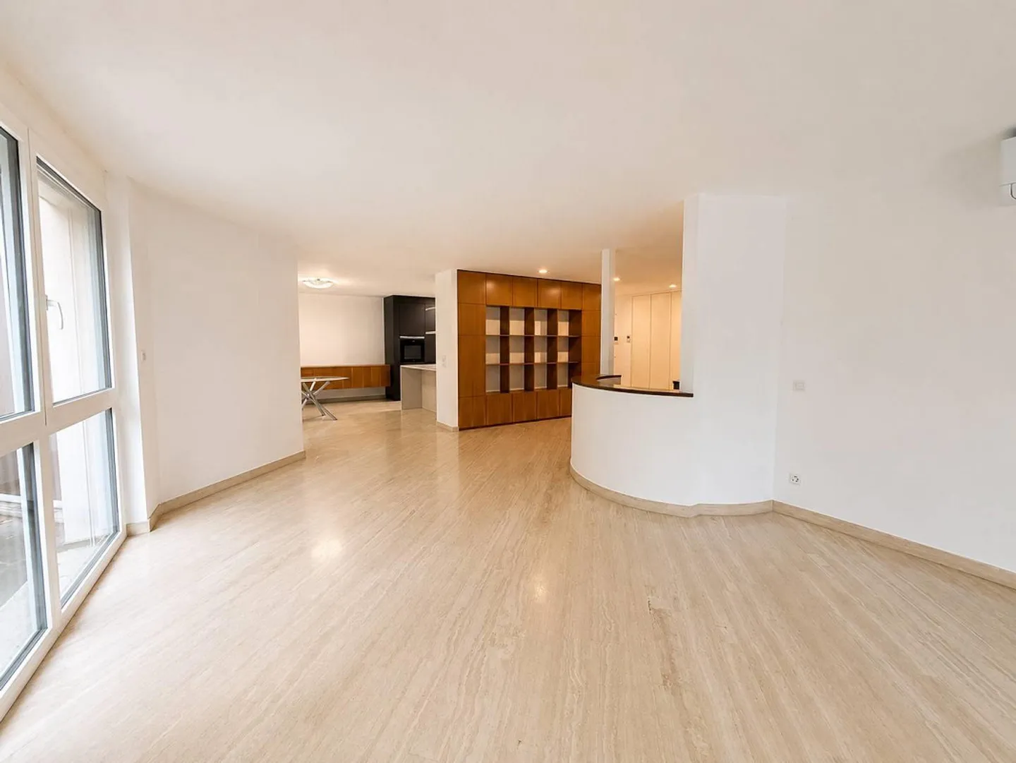 Duplex exclusif avec jardin privé et vue sur le lac - Photo 6 sur 12