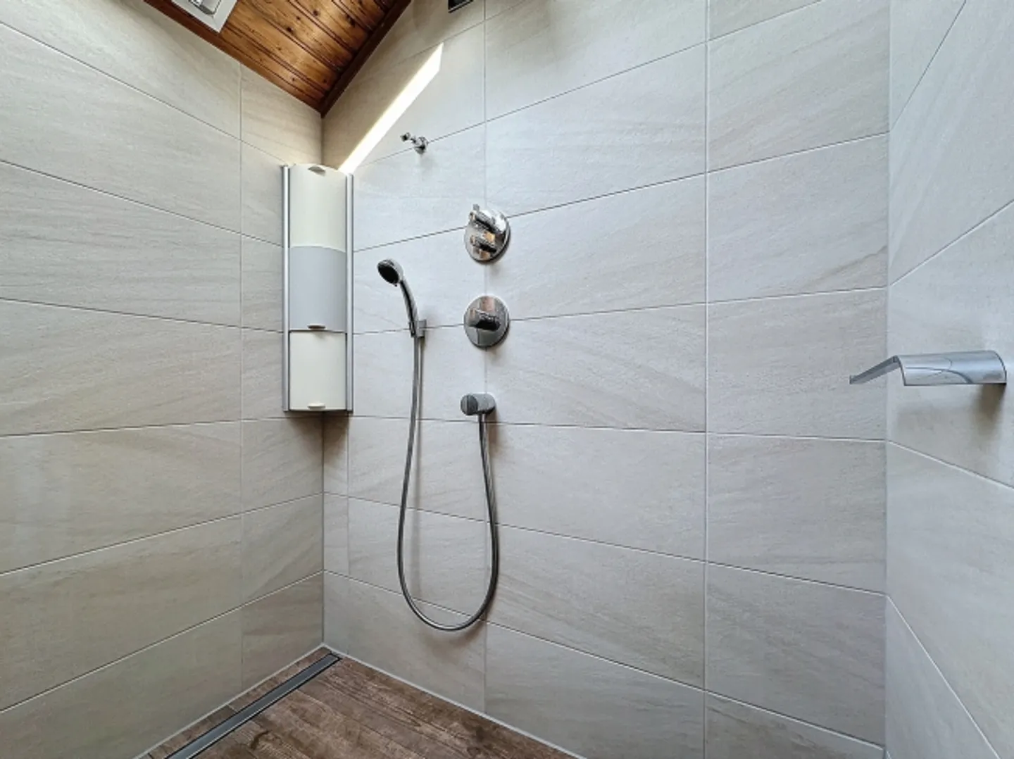 «Hervorragende 7,5-Zimmer-Villa mit Studio in der Nähe der Riviera» - Foto 7 von 13