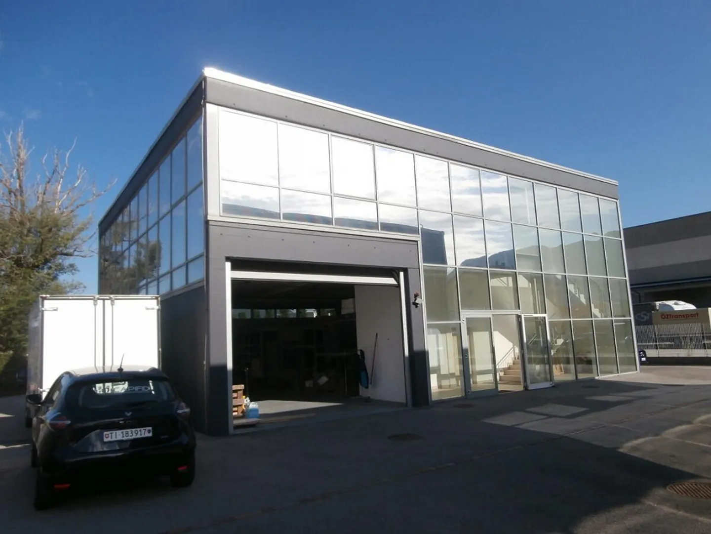 BALERNA – INDUSTRIAL BUILDING FULLY RENTED OUT - Photo 2 of 14