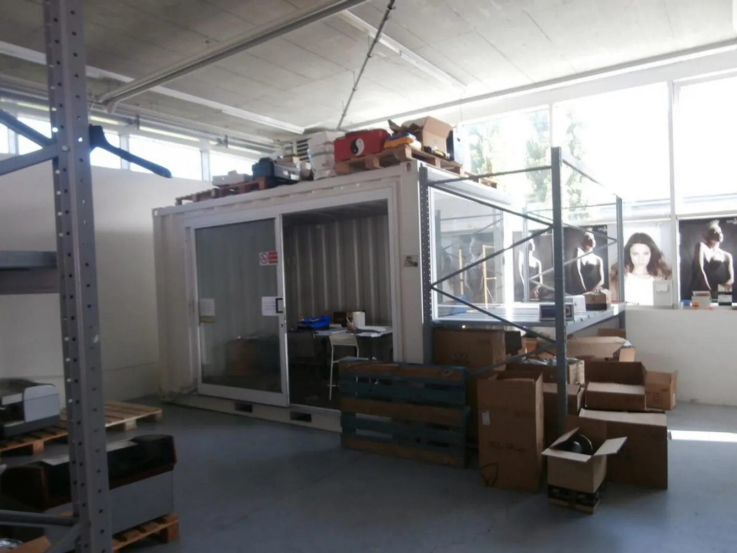 BALERNA – INDUSTRIAL BUILDING FULLY RENTED OUT - Photo 3 of 14