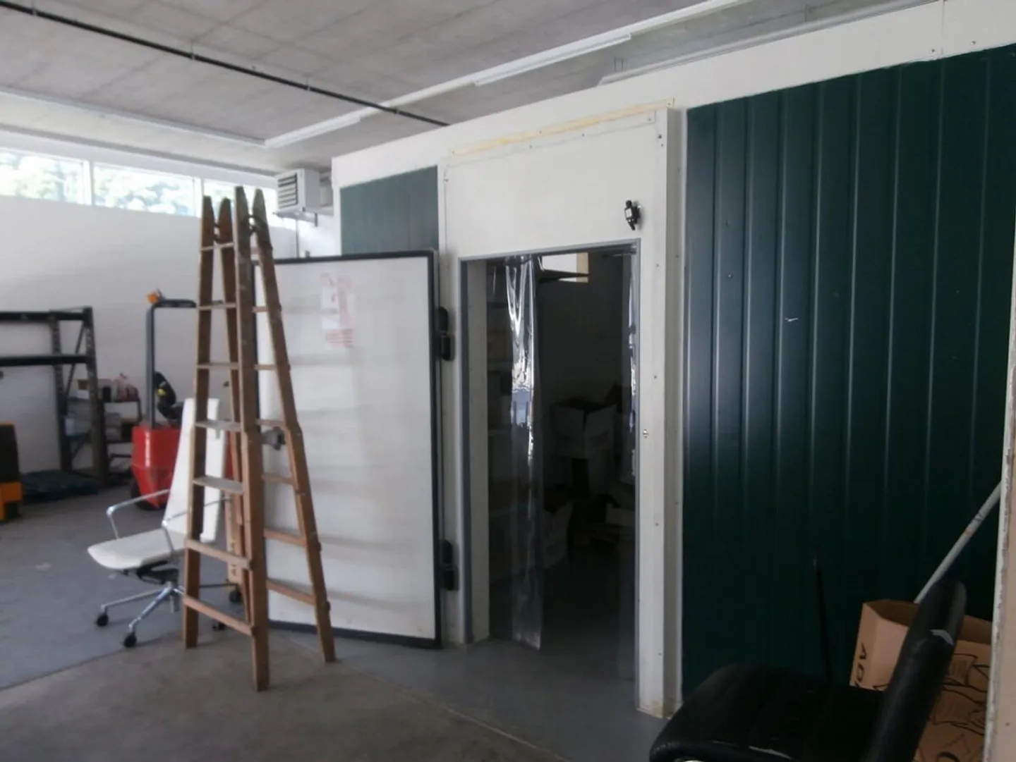 BALERNA – INDUSTRIAL BUILDING FULLY RENTED OUT - Photo 9 of 14