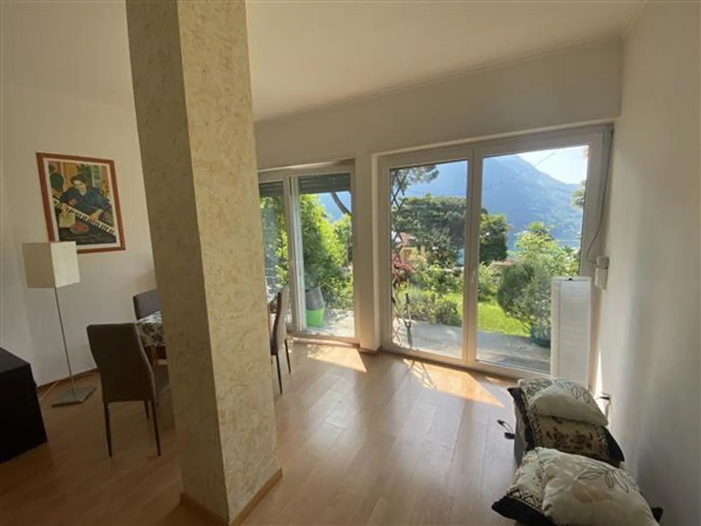 Appartamento Elegante con Vista Lago - Foto 3 di 10