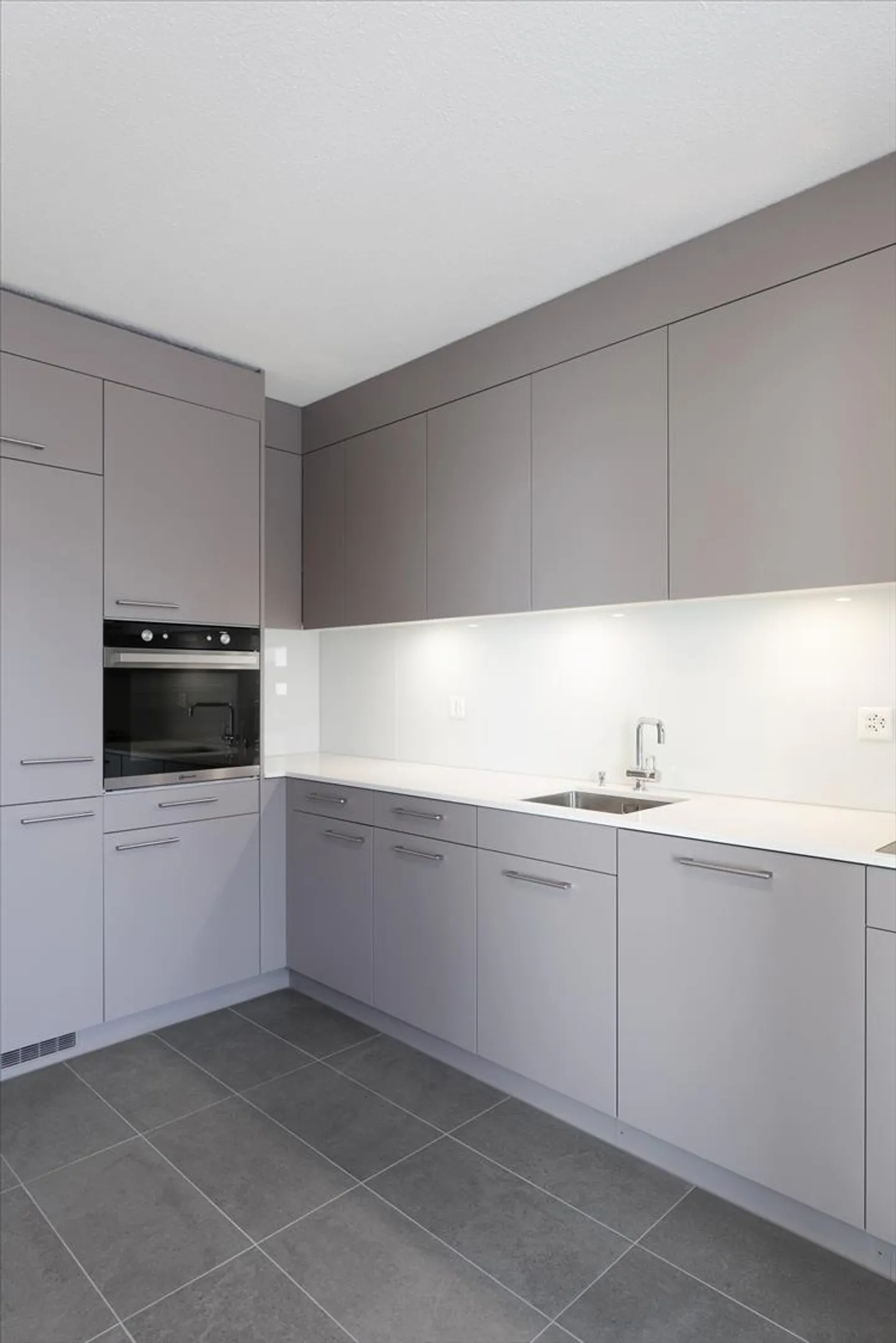 Penthouse for rent - Photo 3 of 5