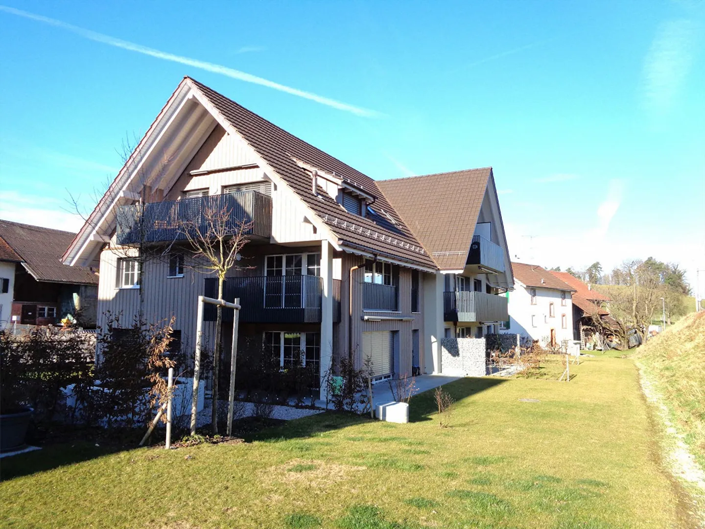 Spacious 3.5-room apartment with terrace and private washing tower - Photo 1 of 12