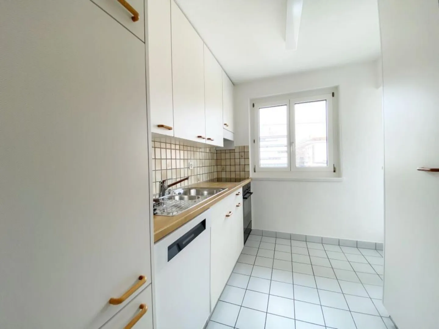 Central and bright apartment in the Tribschen district - Photo 4 of 9