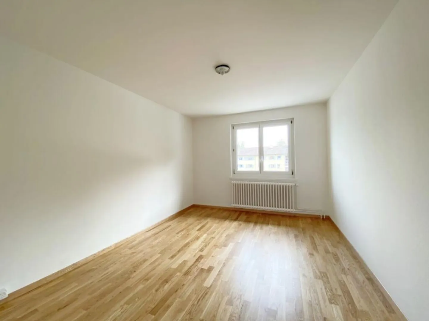 Central and bright apartment in the Tribschen district - Photo 5 of 9