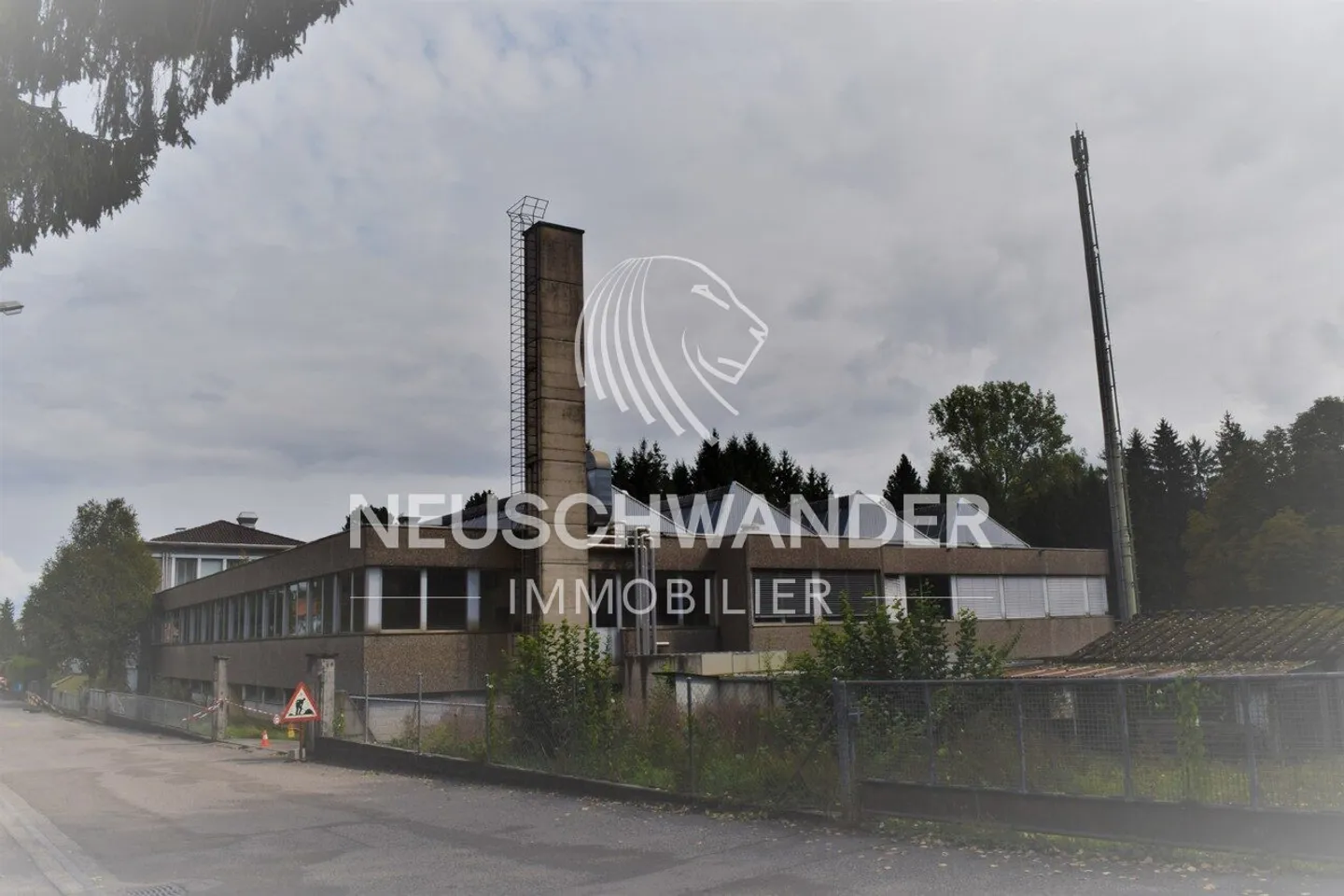 Ampio Edificio Industriale - Foto 2 di 7