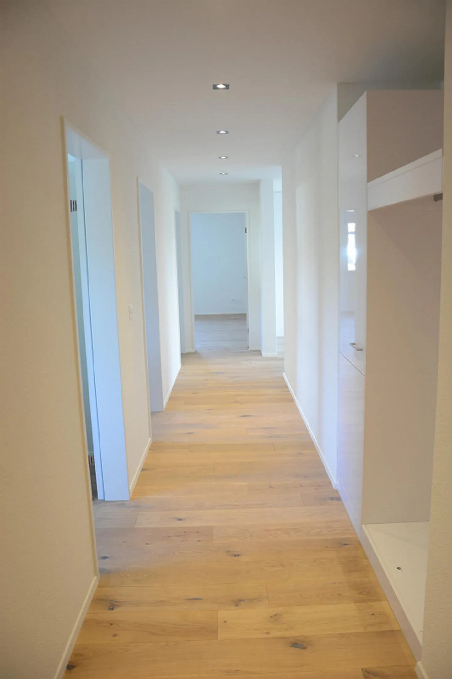 Spacious 3.5-room apartment with terrace and private washing tower - Photo 5 of 12