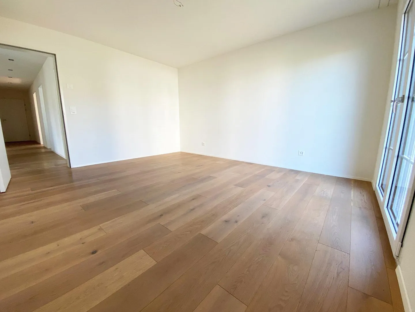 Spacious 3.5-room apartment with terrace and private washing tower - Photo 6 of 12