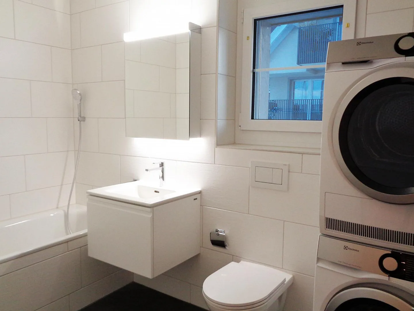 Spacious 3.5-room apartment with terrace and private washing tower - Photo 10 of 12