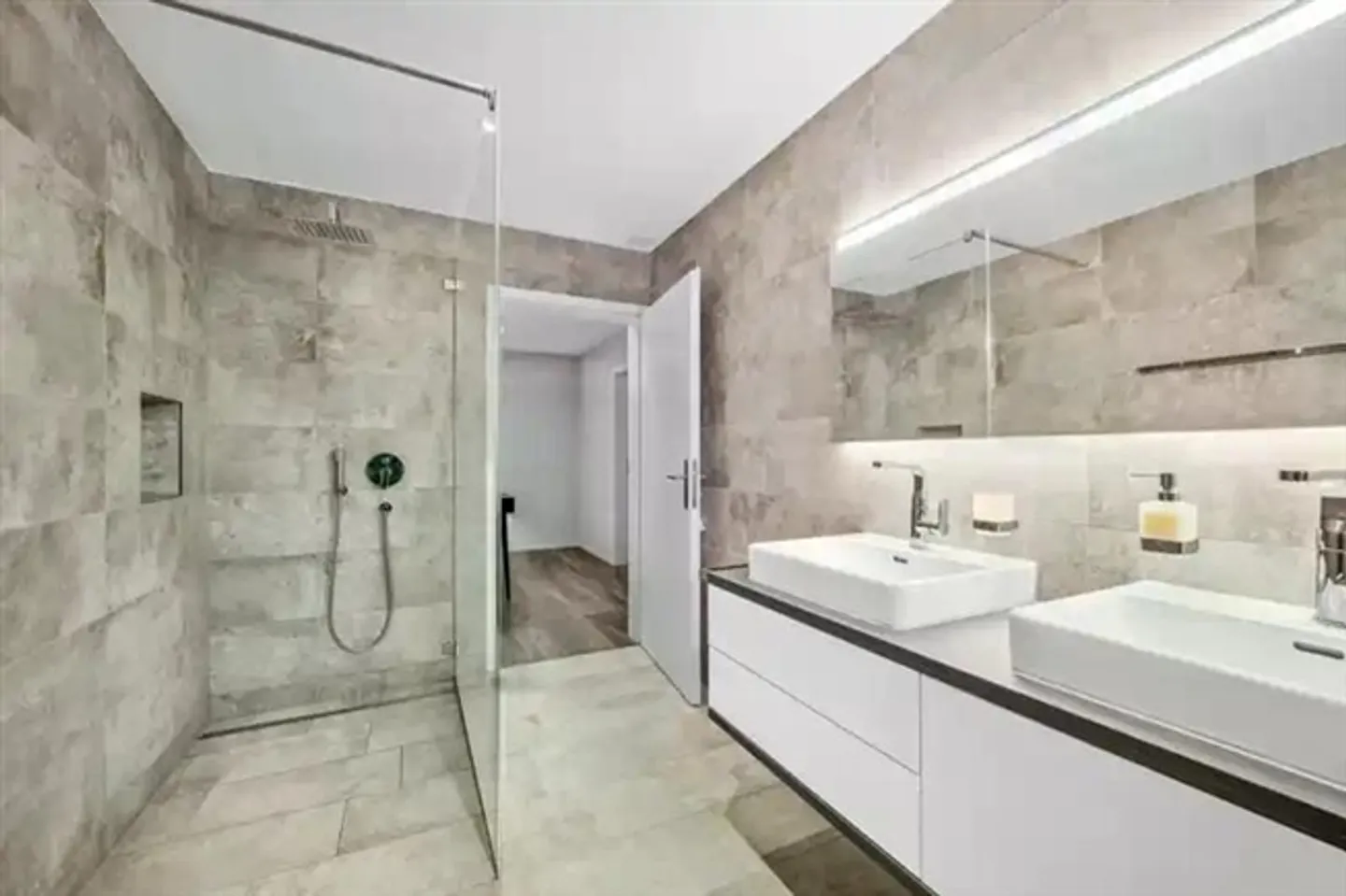 Casa unifamiliare moderna di 5,5 locali con piscina a Jonen in vendita - Foto 7 di 13