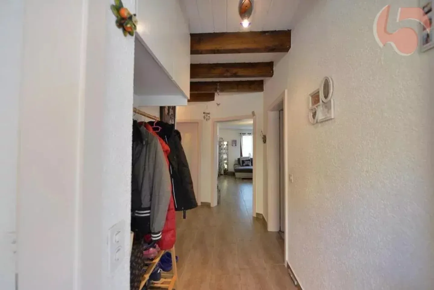 Magnificent 6.5-Room Villa with Workshop and Large Garage - Photo 2 of 10