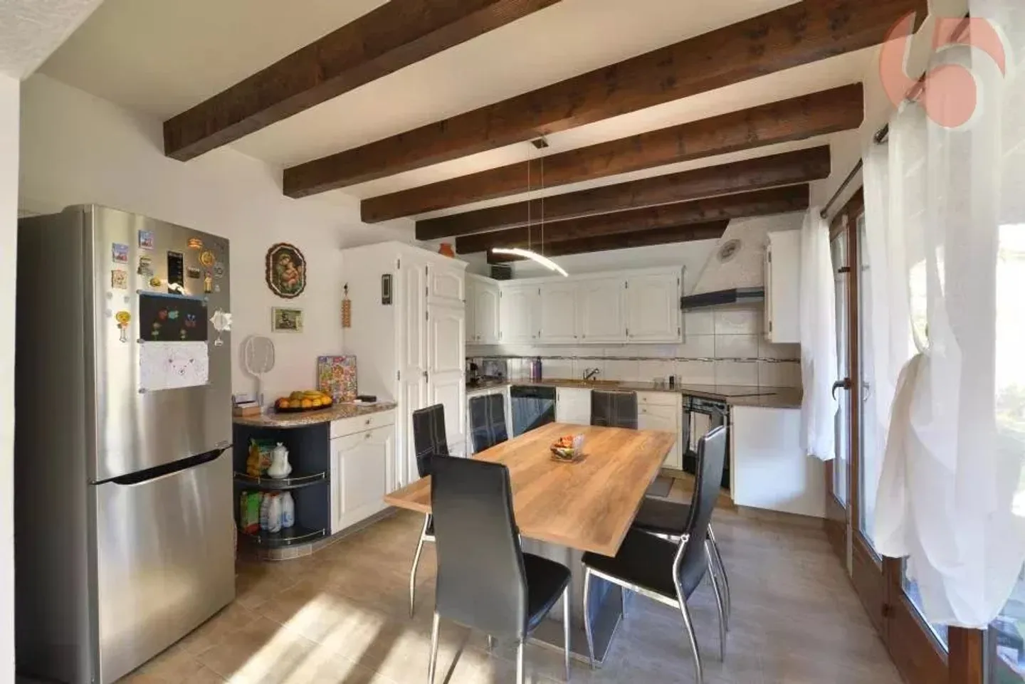 Magnificent 6.5-Room Villa with Workshop and Large Garage - Photo 4 of 10