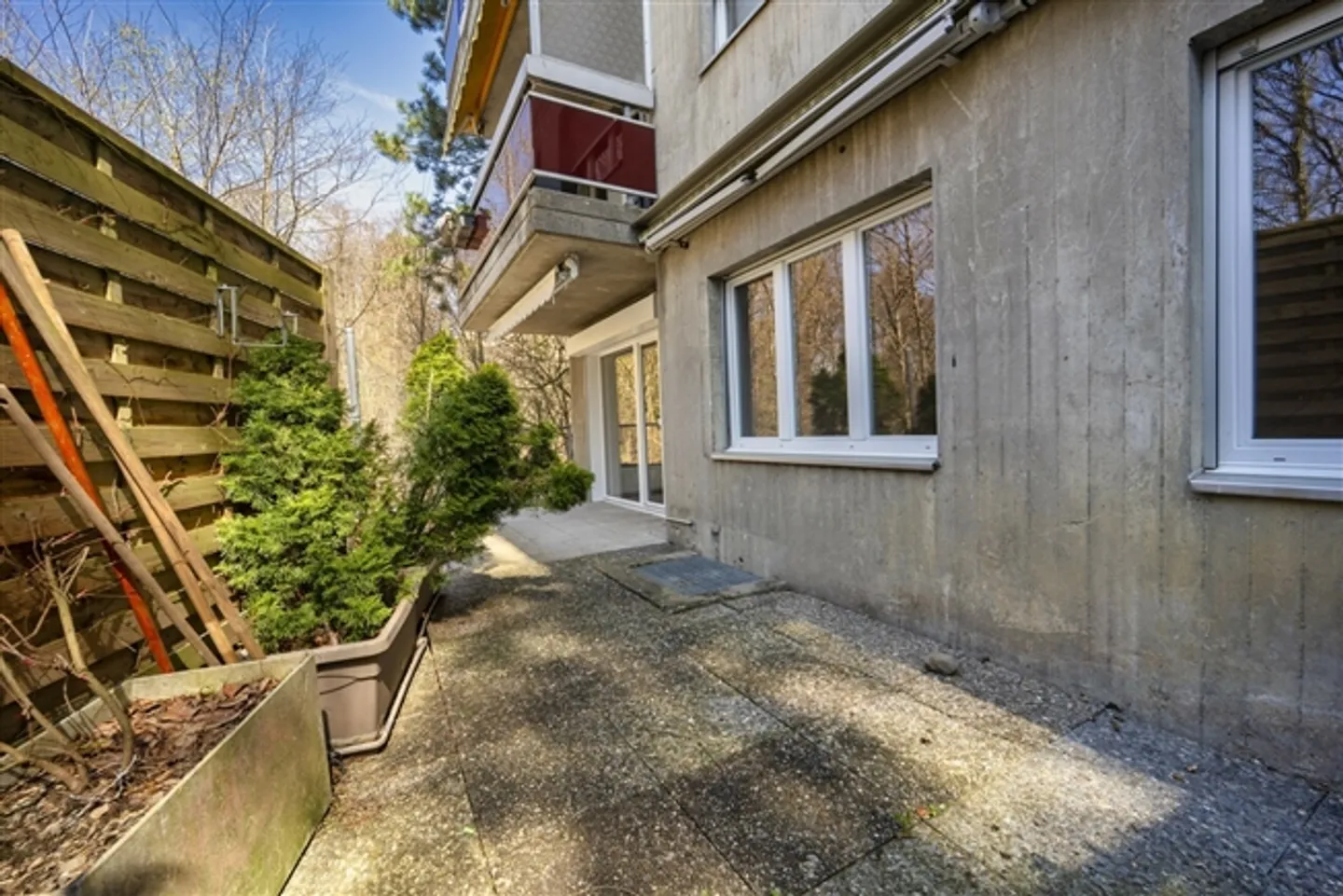 APPARTEMENT SPACIEUX ET RÉNOVÉ AVEC TERRASSE - EXCLUSIF - Photo 5 sur 14
