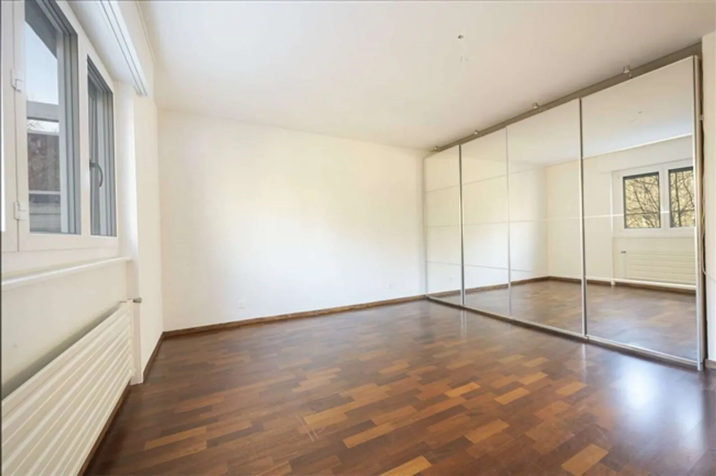 APPARTEMENT SPACIEUX ET RÉNOVÉ AVEC TERRASSE - EXCLUSIF - Photo 8 sur 14