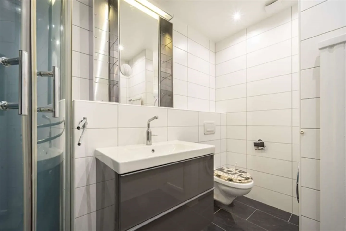 APPARTEMENT SPACIEUX ET RÉNOVÉ AVEC TERRASSE - EXCLUSIF - Photo 11 sur 14