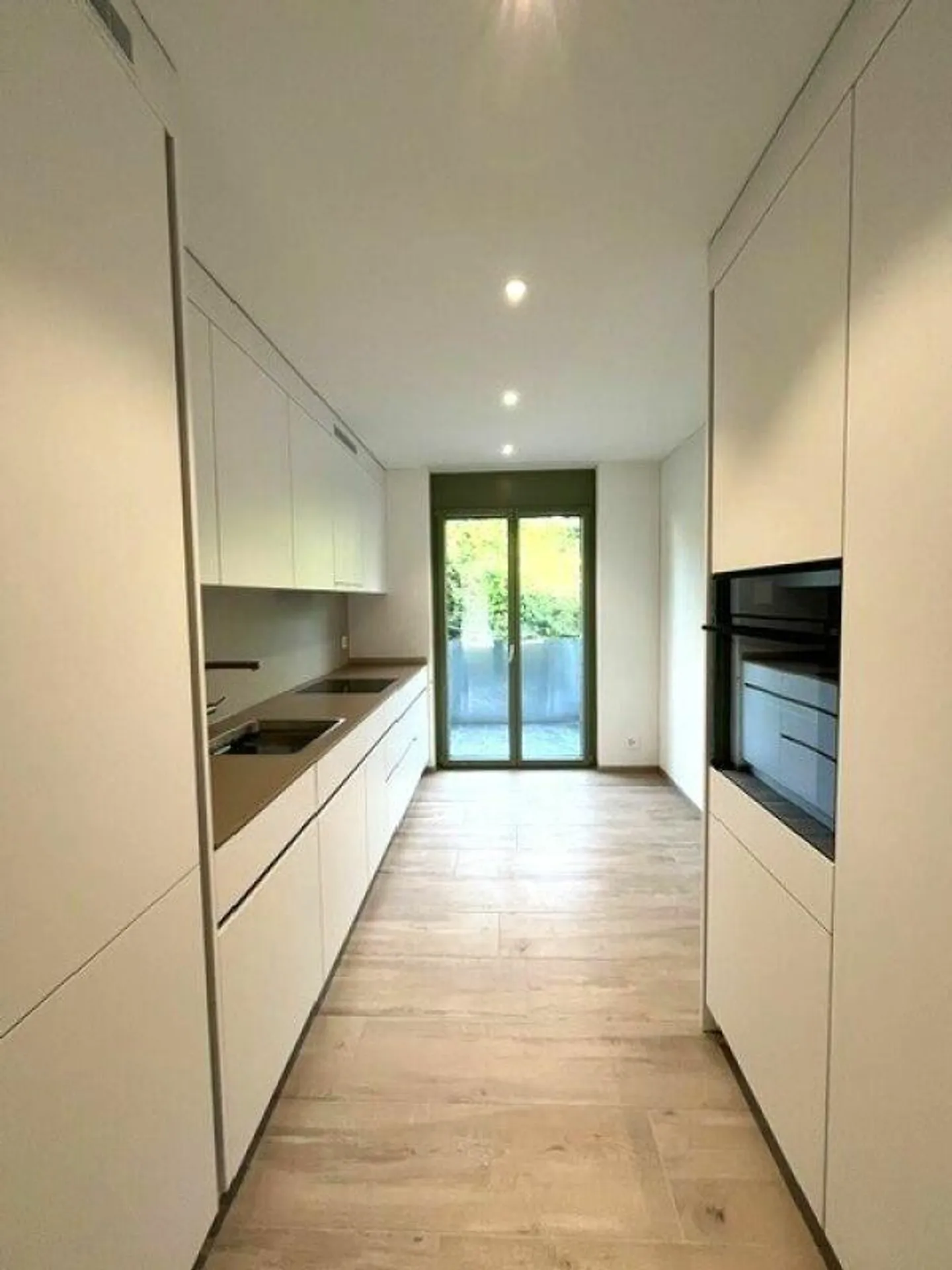 First rental! 3.5-room apartment with terrace directly on the water including parking space - Photo 5 of 14