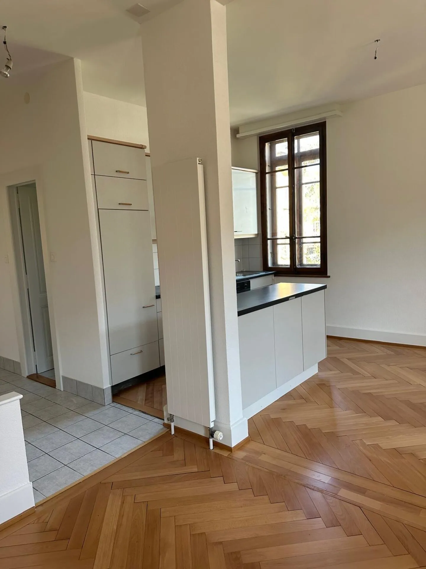 Appartement Charmant au Centre-ville - Photo 3 sur 9