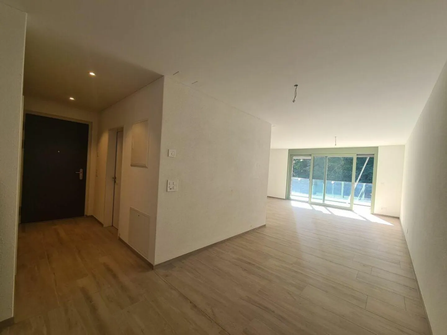 First rental! 3.5-room apartment with terrace directly on the water including parking space - Photo 6 of 14