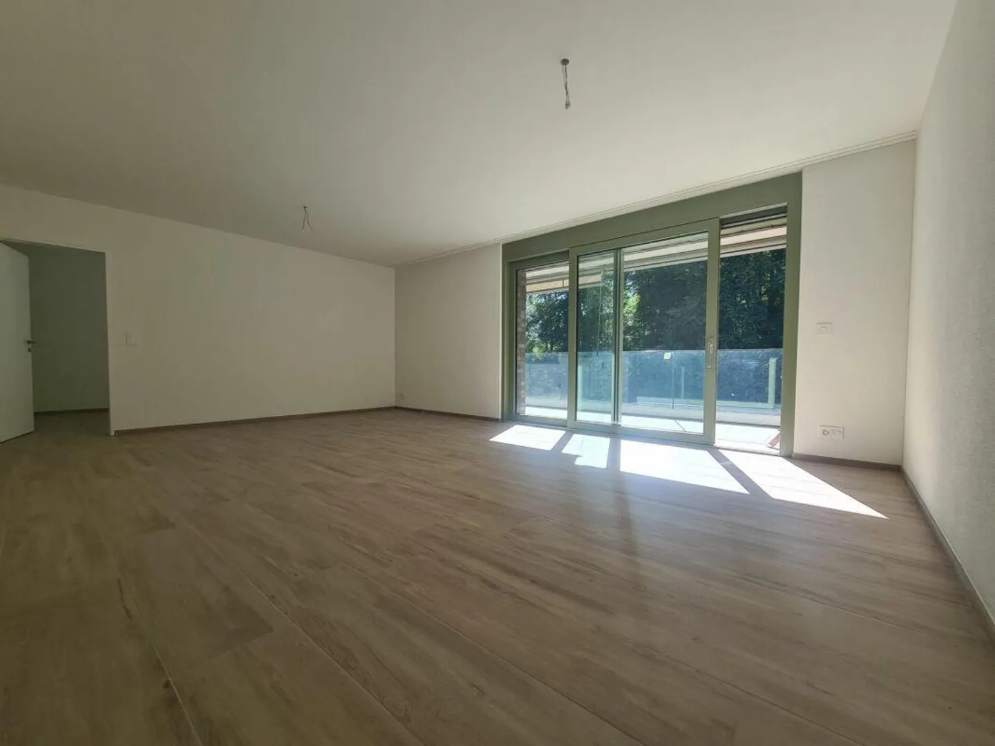 First rental! 3.5-room apartment with terrace directly on the water including parking space - Photo 7 of 14