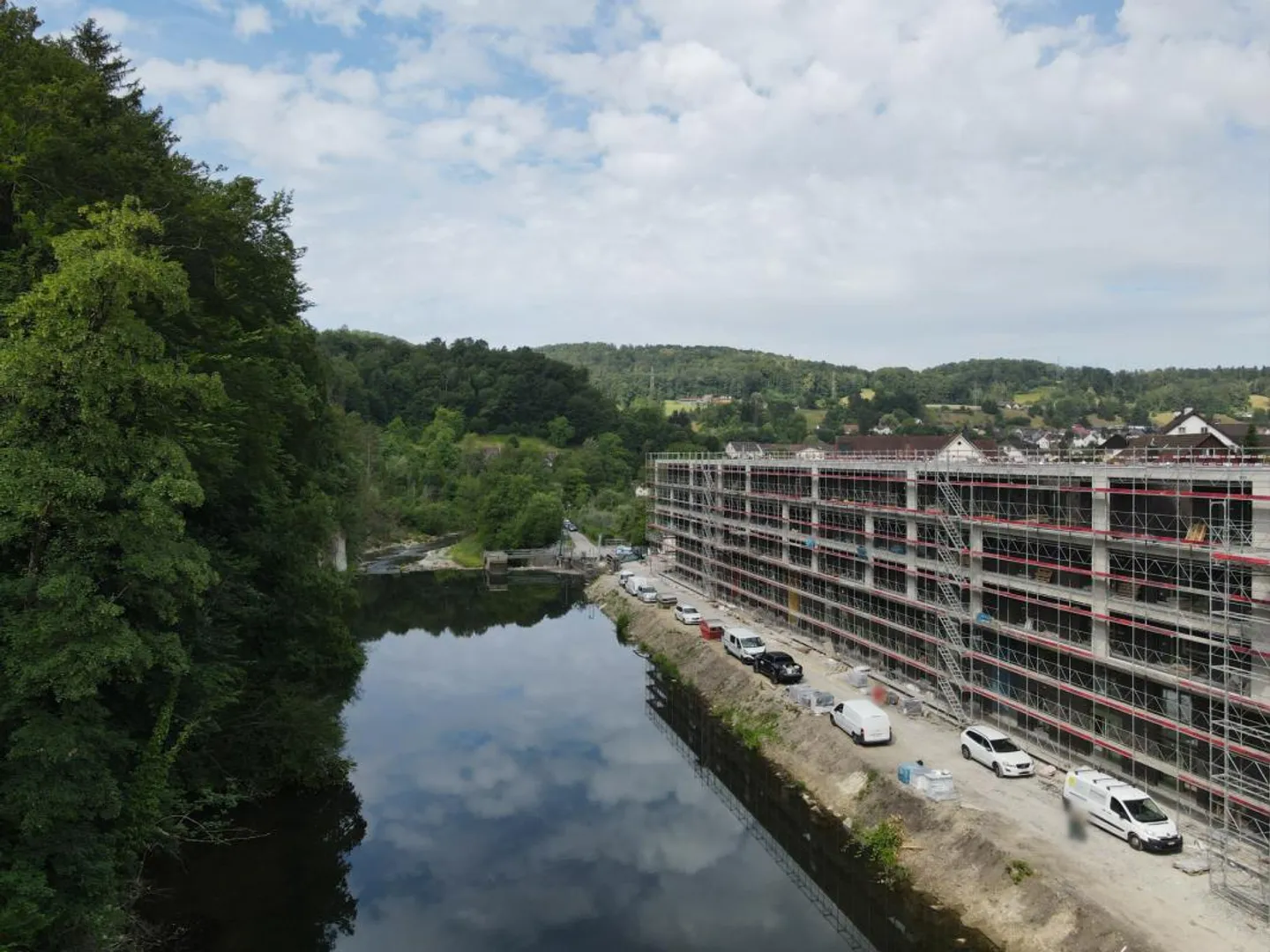 First rental! 3.5-room apartment with terrace directly on the water including parking space - Photo 9 of 14