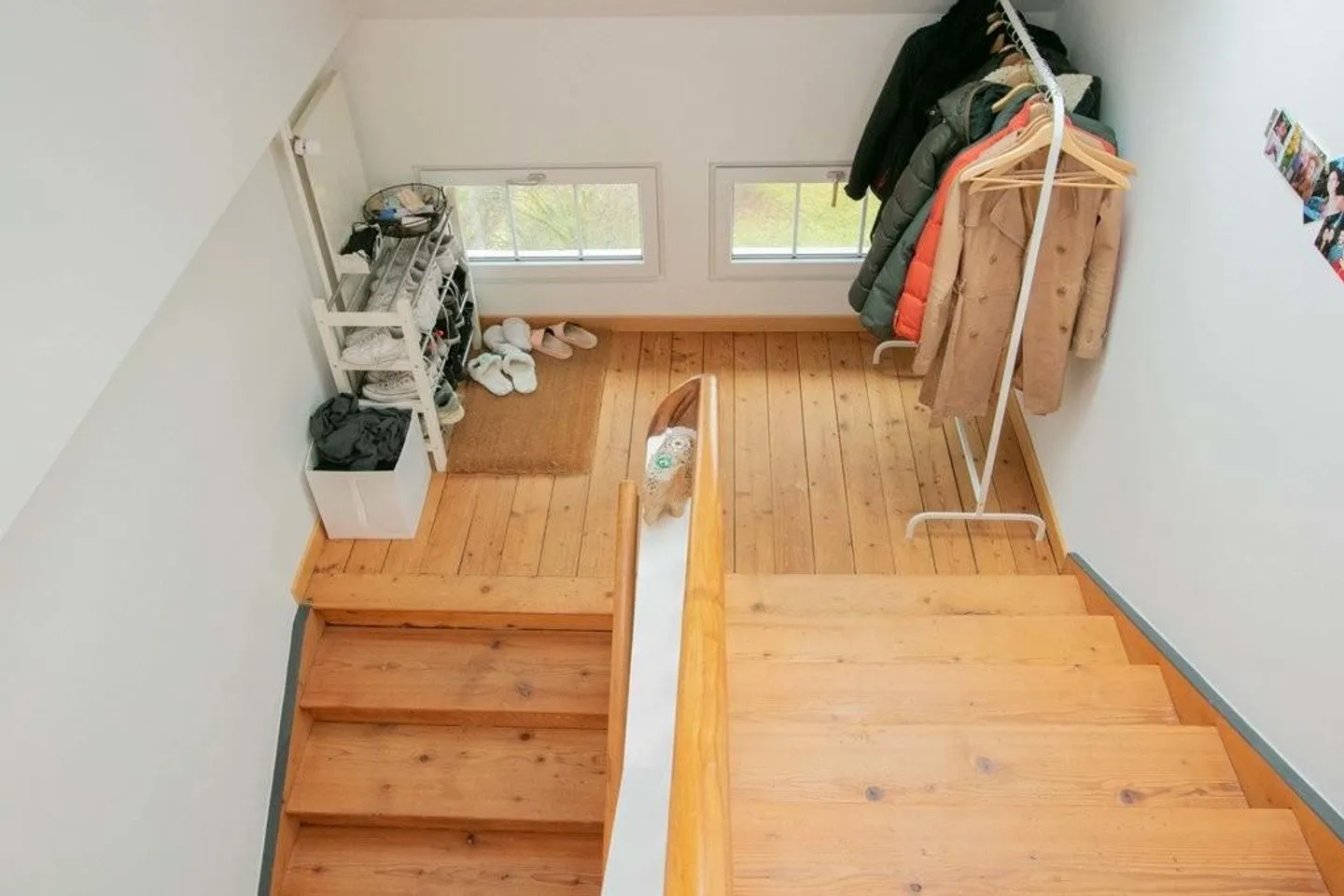 Appartement en loft avec poutres en bois ouvertes près de l'hôpital cantonal - Photo 8 sur 9