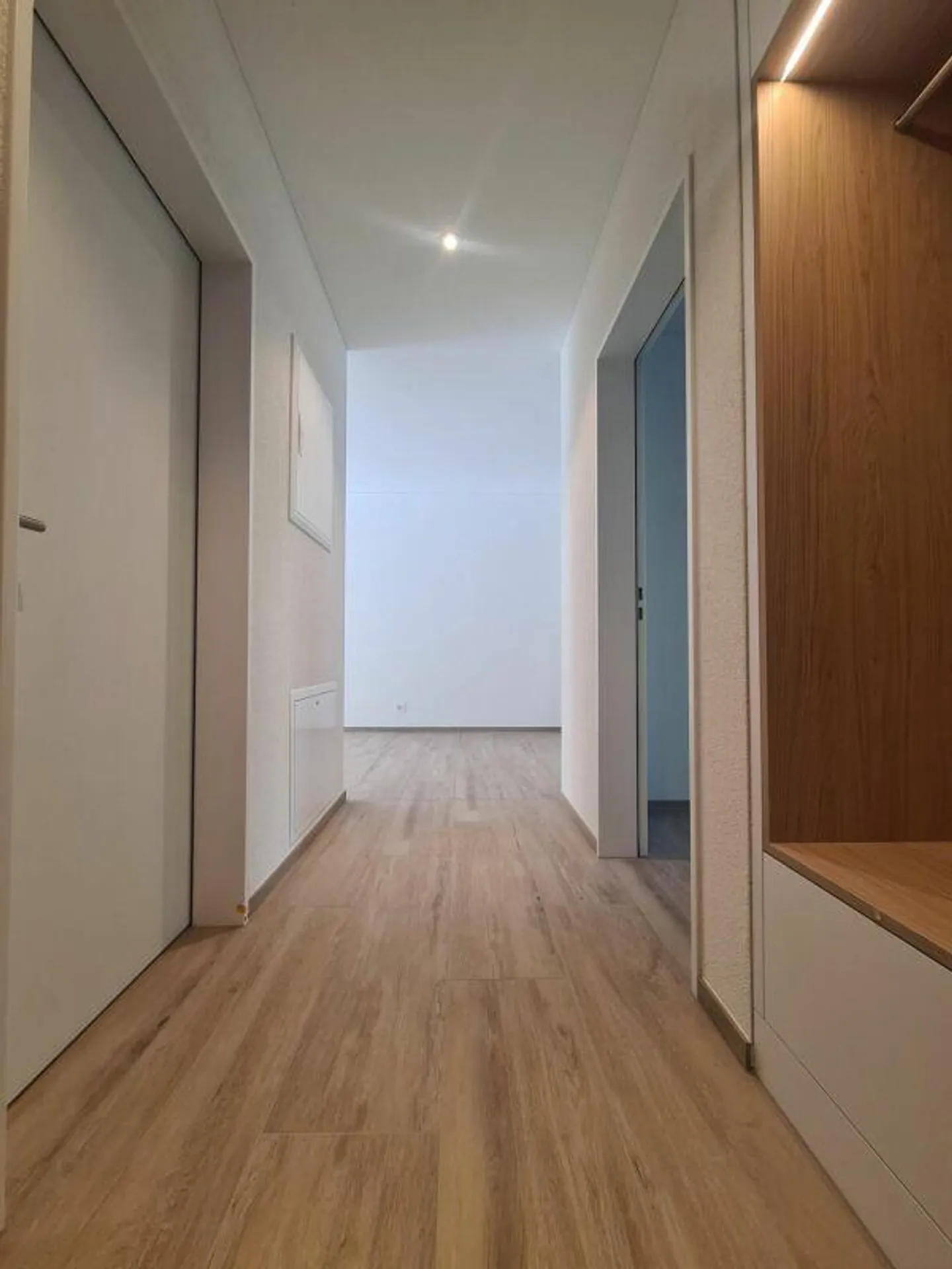 First rental! 3.5-room apartment with terrace directly on the water including parking space - Photo 3 of 14