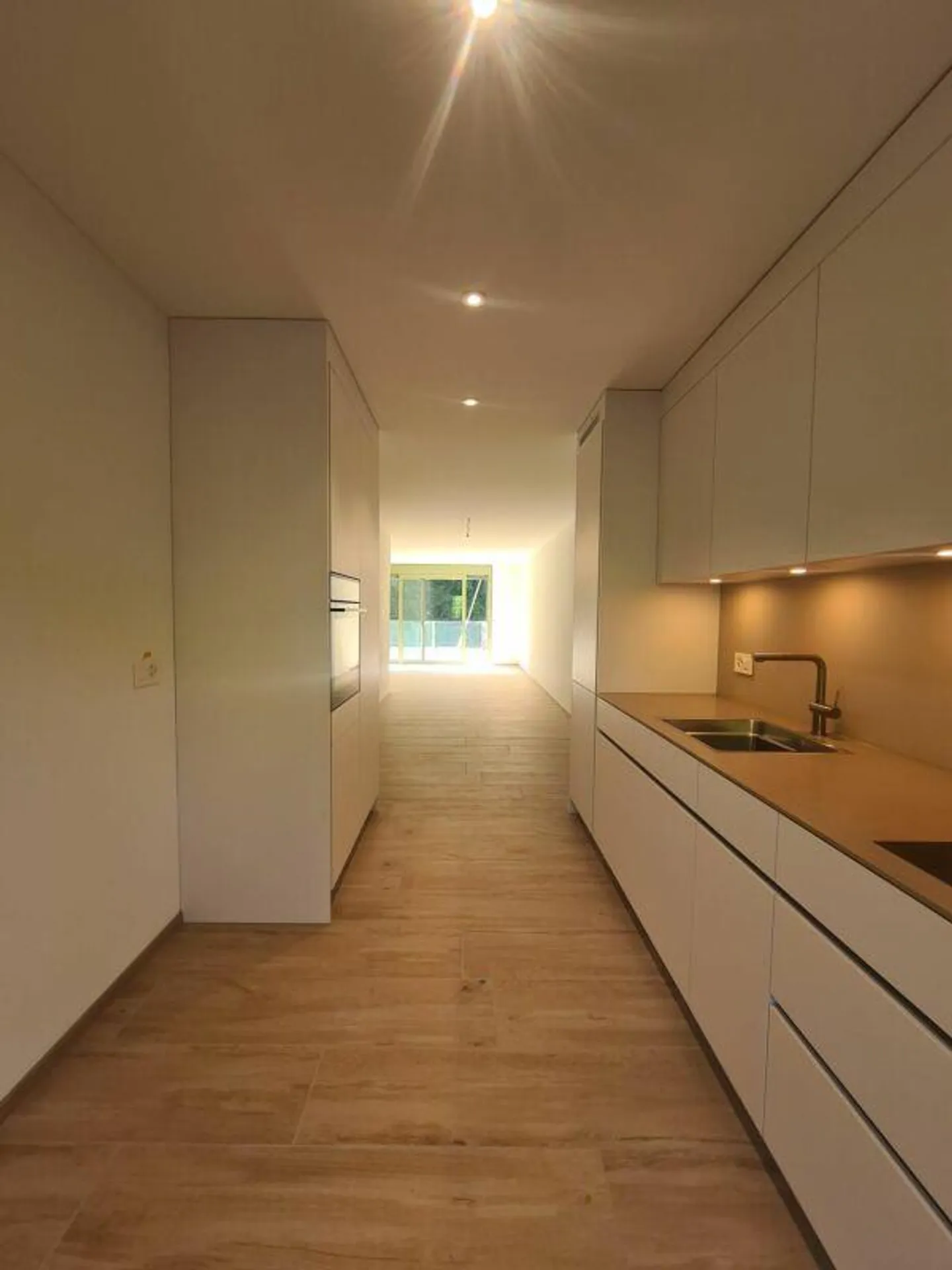 First rental! 3.5-room apartment with terrace directly on the water including parking space - Photo 4 of 14