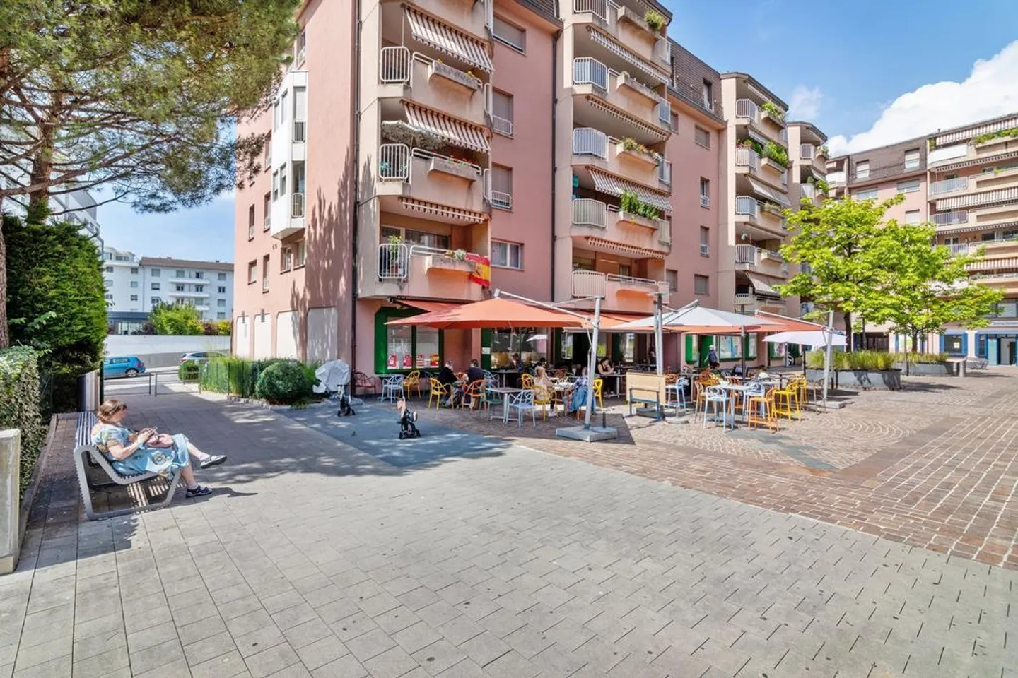 Geräumig und ideal gelegen - Foto 1 von 2