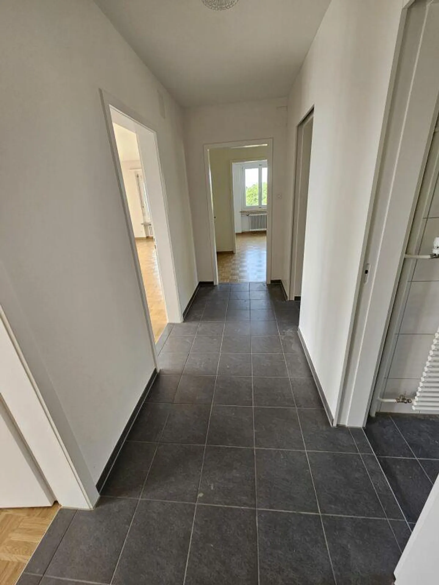 Appartamento cooperativo ristrutturato con vista sulle Alpi - Foto 6 di 16