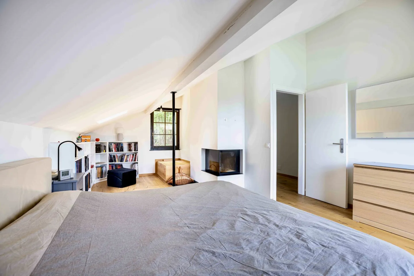 Magnificent individual villa with 4 rooms 1/2 and independent studio on a very beautiful plot of 1,240 m2 - Photo 11 of 17