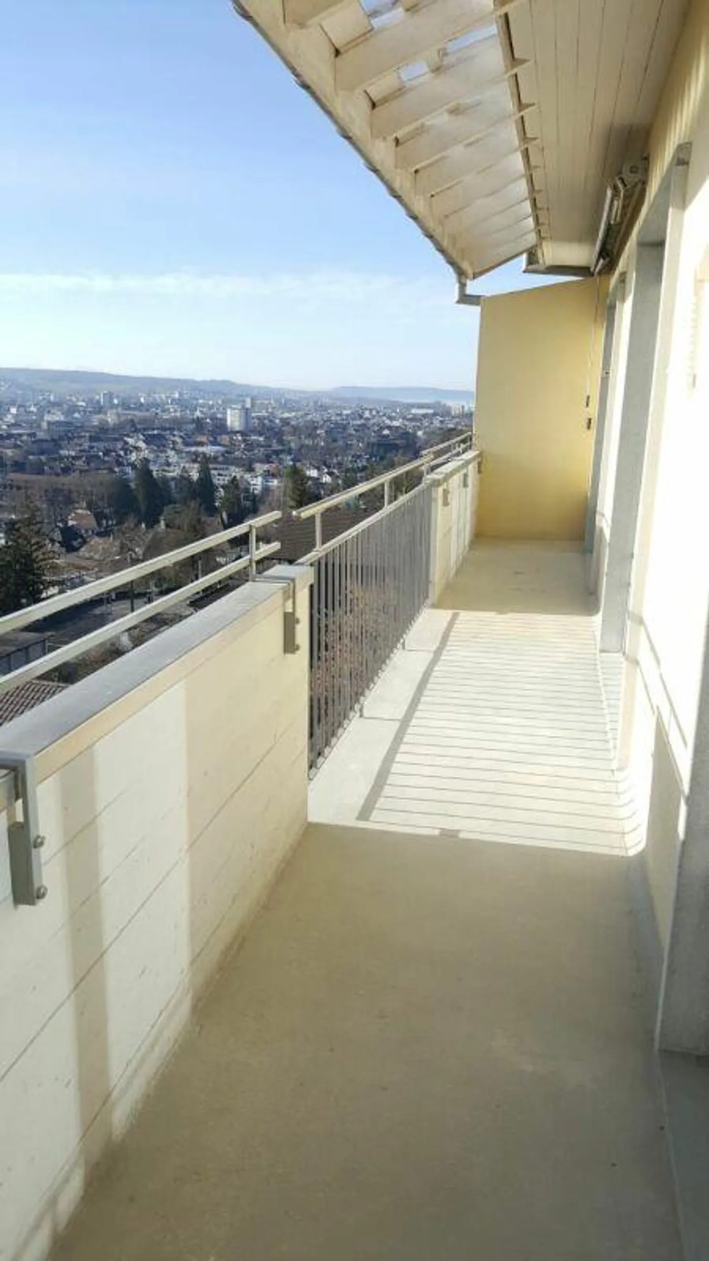 Appartamento cooperativo ristrutturato con vista sulle Alpi - Foto 10 di 16