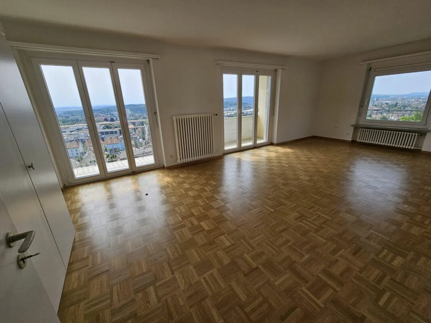 Appartamento cooperativo ristrutturato con vista sulle Alpi - Foto 2 di 16