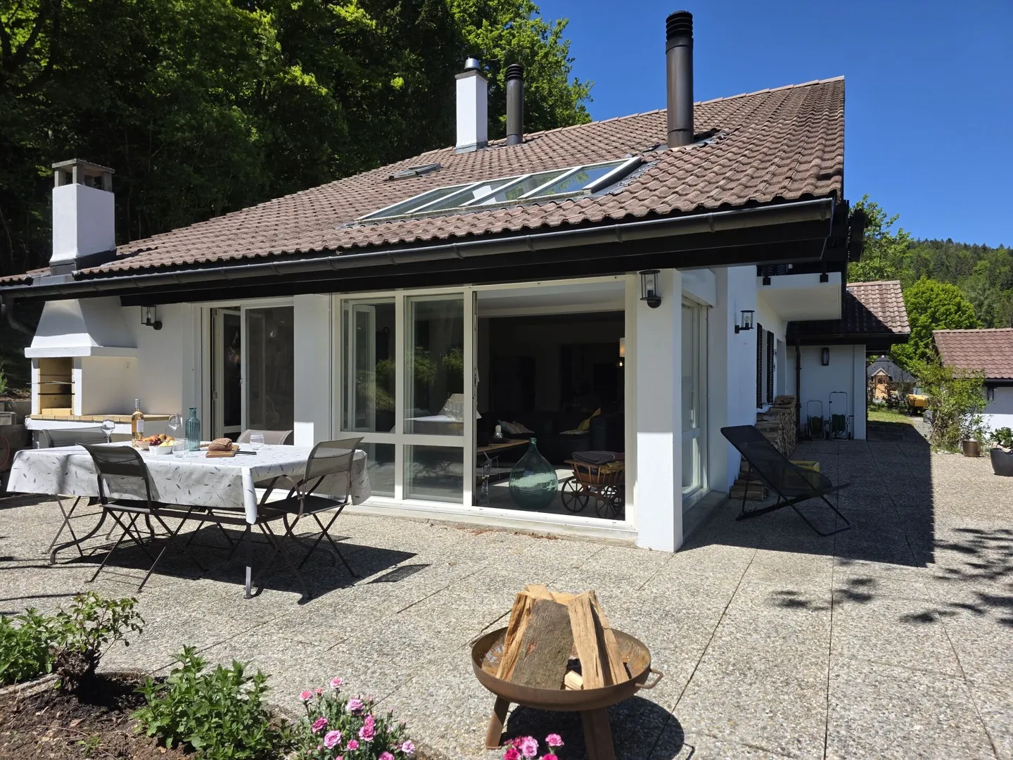 Magnificent individual villa with 4 rooms 1/2 and independent studio on a very beautiful plot of 1,240 m2 - Photo 15 of 17