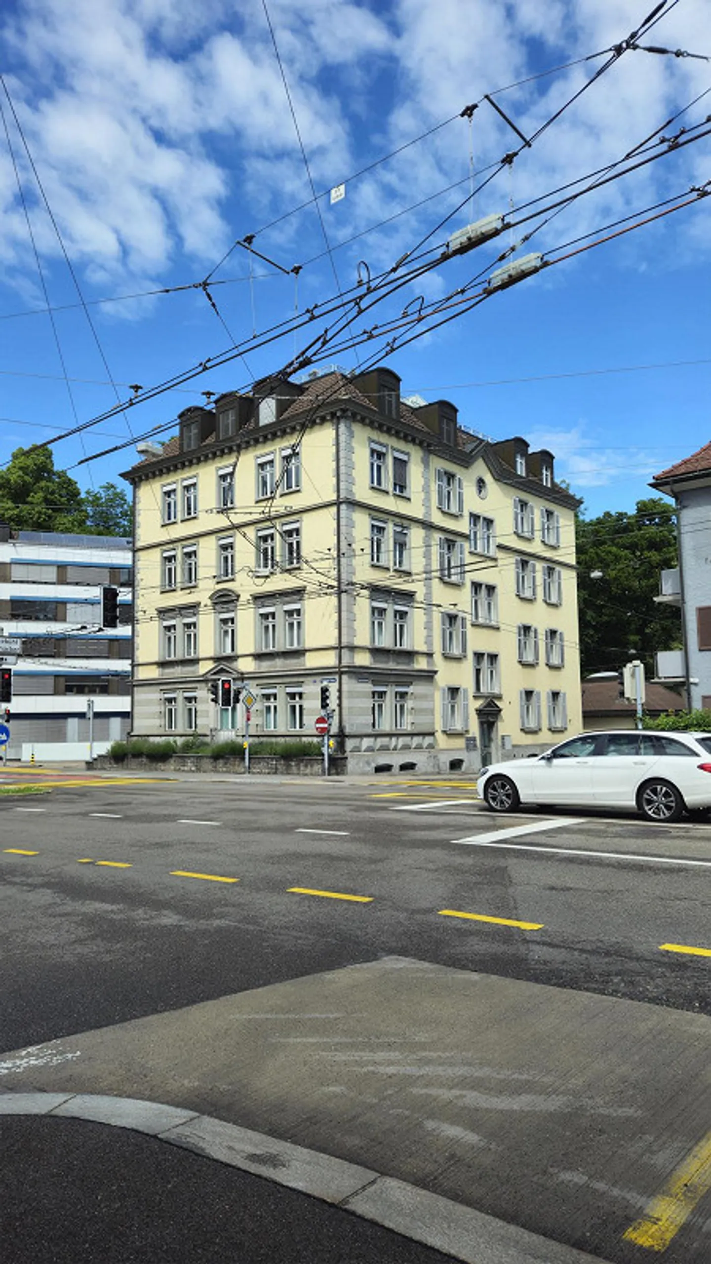 577 sqm office space in an excellent location in the city center - Photo 1 of 11