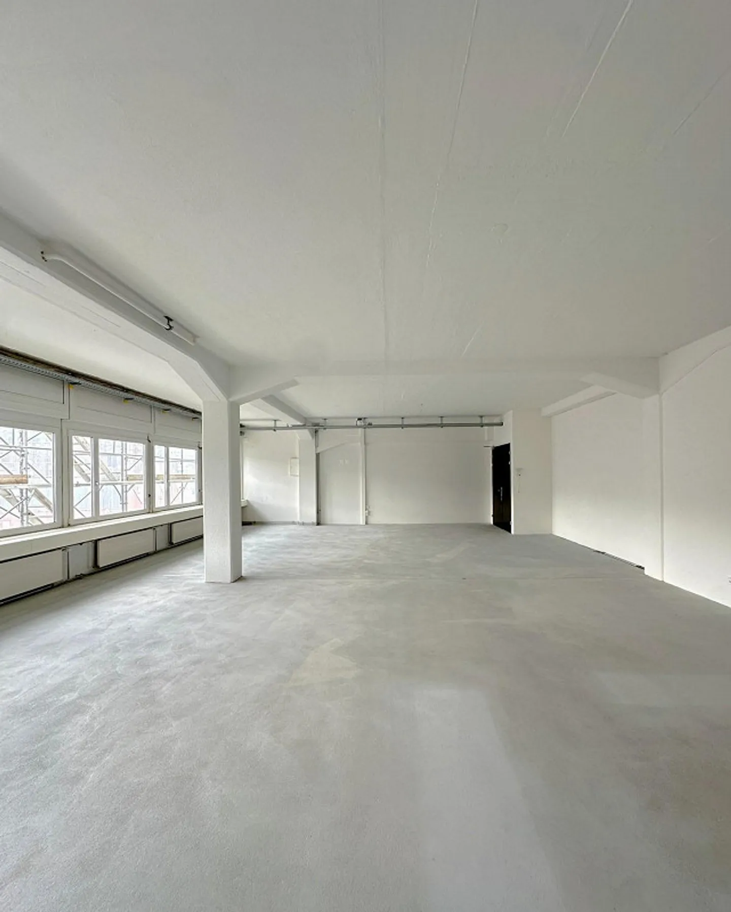 Spazi per uffici per concetti di open space e desk sharing - Foto 2 di 7