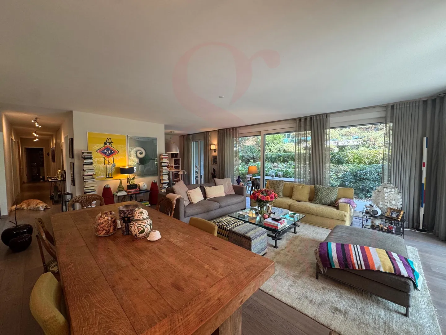 Superb high-end apartment - Photo 2 of 4