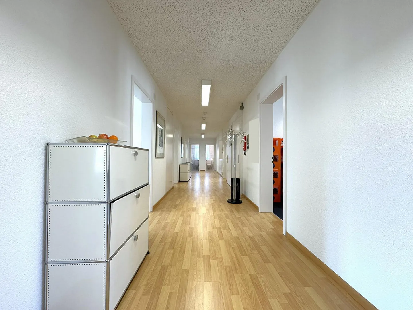 577 sqm office space in an excellent location in the city center - Photo 3 of 11