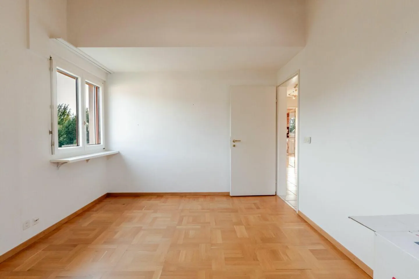 Helle 7.5 Z' Dach-Maisonettewohnung plus separater Hobbyraum und 2 AEH - Foto 4 di 13