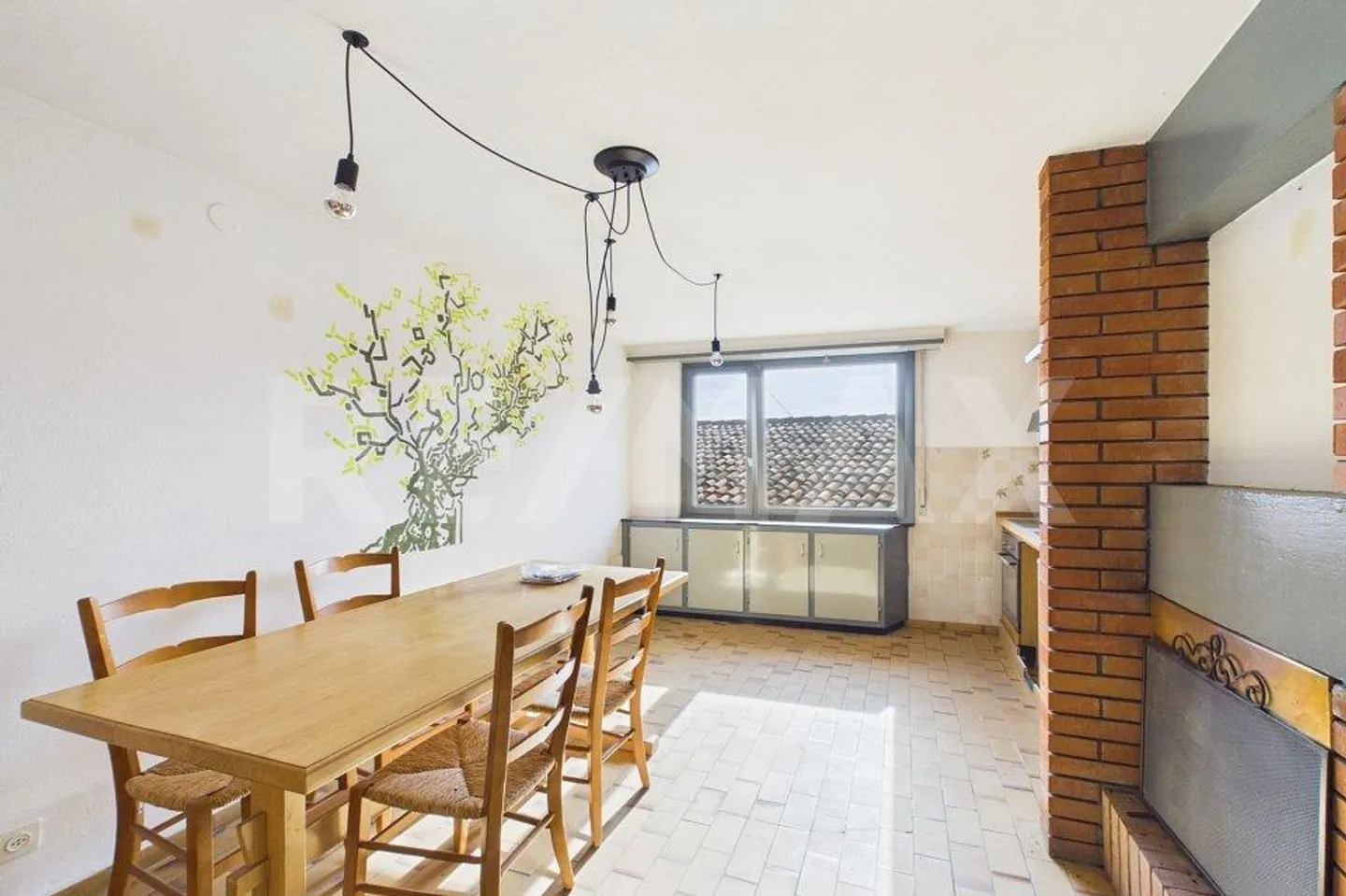 Proprietà spaziosa con potenziale - Foto 4 di 13