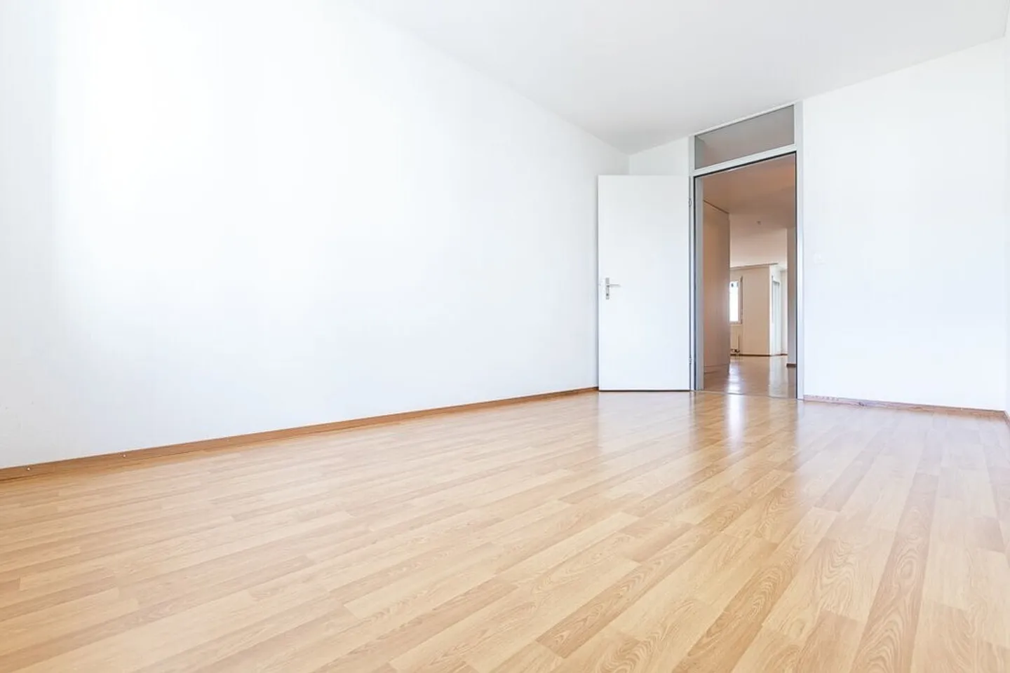 In the heart of the city yet surrounded by greenery! Ideal for families! - Photo 6 of 12