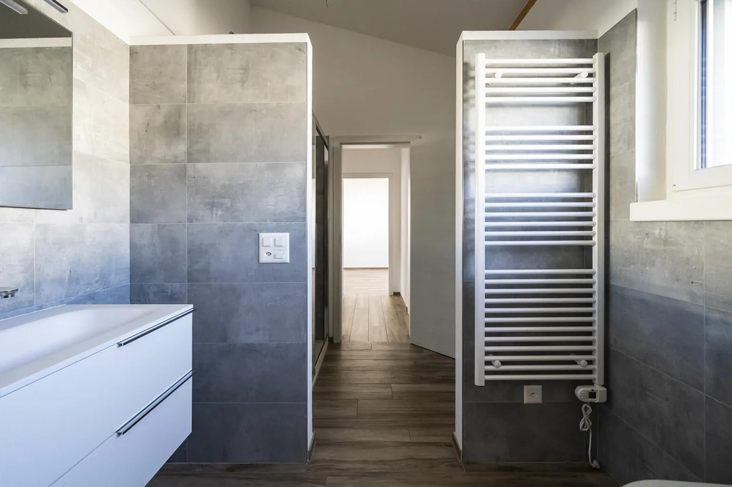 Modern and Elegant Single-Family House with Garden in Novazzano - Photo 8 of 13