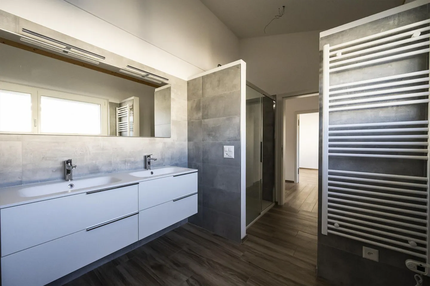 Modern and Elegant Single-Family House with Garden in Novazzano - Photo 10 of 13