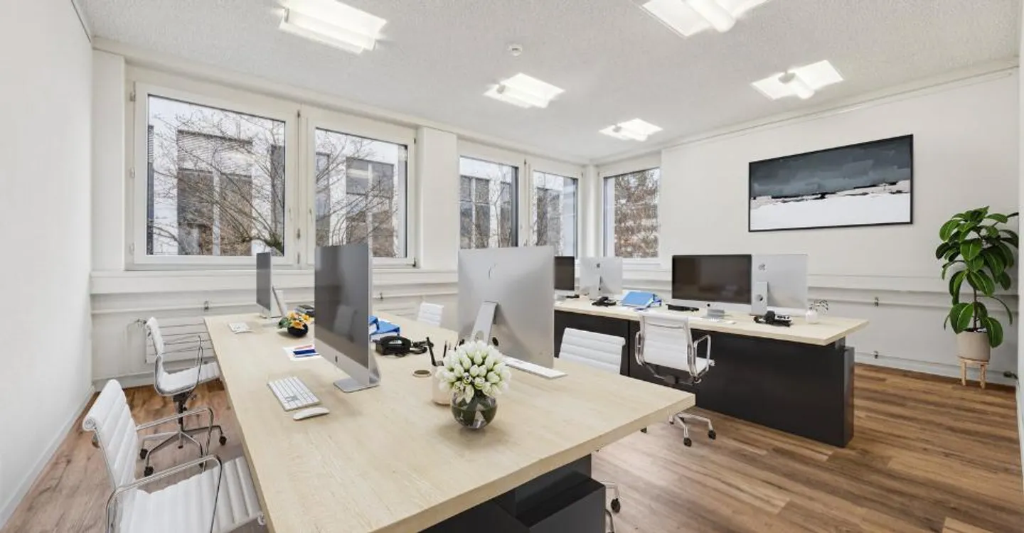 Emménager au lieu d'agrandir : Espace de bureau entre Zurich et Bâle - Photo 1 sur 12